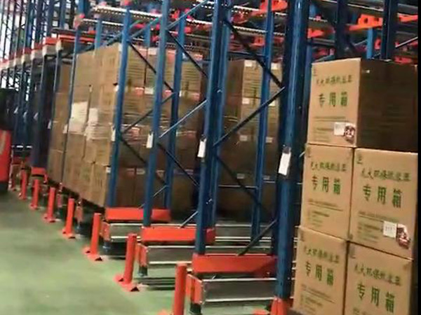 穿梭式货架成品展示