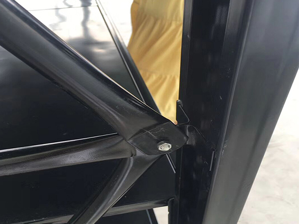 黑色轻型搁板货架